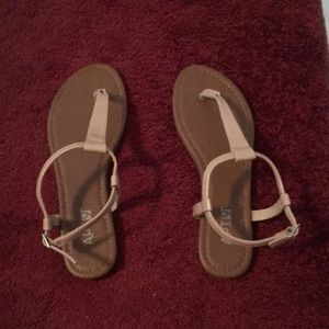 Apt 9 tan sandals, size Medium (7-8)